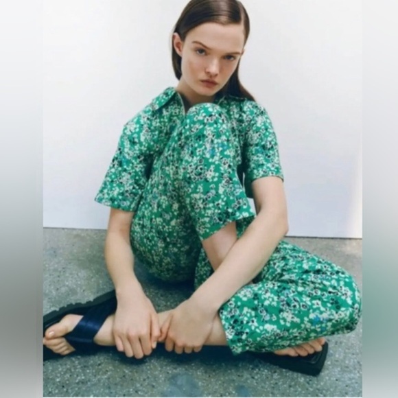 Zara green‎ floral short sleeve zip up jumpsuit size medium brand new - Picture 3 of 6